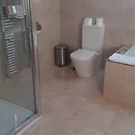 Bedroom No 3 Garden View בית אירוח *