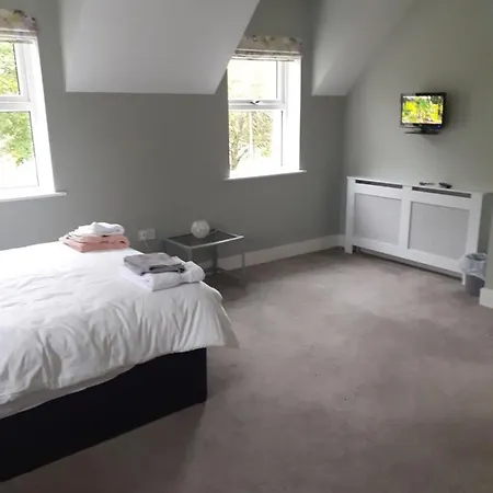 Bedroom No 3 Garden View *